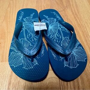 NWT Hollister by Abercrombie Hawaiian Teal (blue green) Flip Flops Floral Design